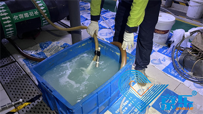 VRV空调滤网深度清洗 耗电降低30%商用企业解决方案