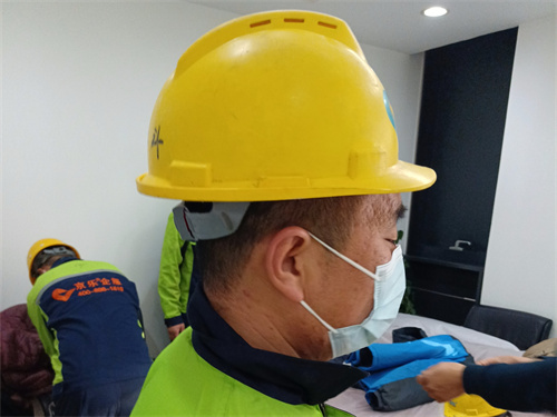 风冷螺杆式热泵机组维修