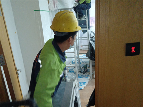 冷凝器管道老化怎么维修
