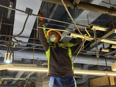 商场客户冷水螺杆机故障报修上门维修服务案例